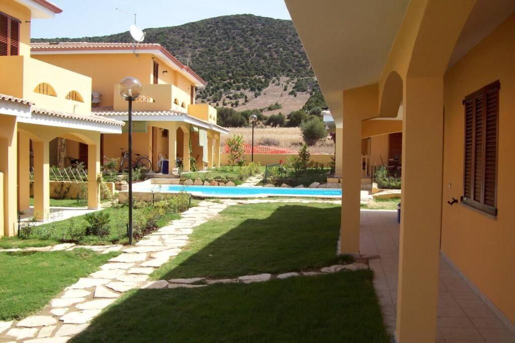 Villa Su Due Livelli Super Accessoriata Sant'Anna Arresi Exterior photo