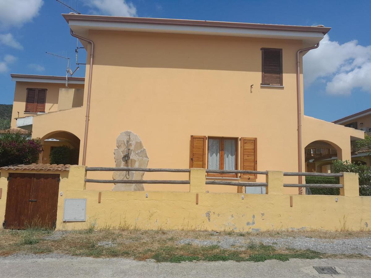 Villa Su Due Livelli Super Accessoriata Sant'Anna Arresi Exterior photo